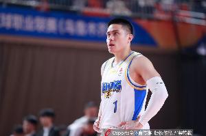 要续约谁?北京男篮有6人合同今夏到期 方硕、陈盈骏、张才仁在列配图