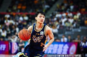 男篮短训营再调整:艾孜麦提/杨芮/徐杰离队 赵维伦/王俊杰已归队配图