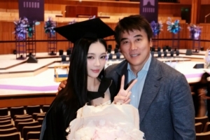 李明女儿回应父亲被禁足5年:有些事,时间会给出答案配图